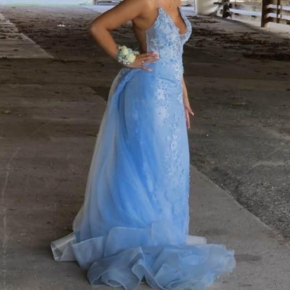 periwinkle formal dress. with detachable back. size 6 fits more like a 4. - Picture 7 of 9